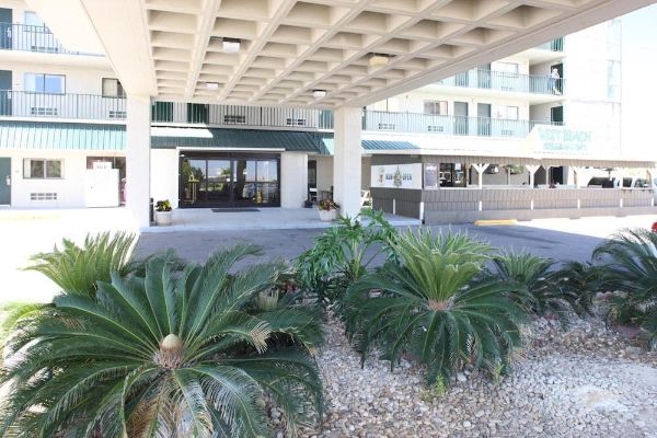 Beachside Resort Hotel (Gulf Shores)